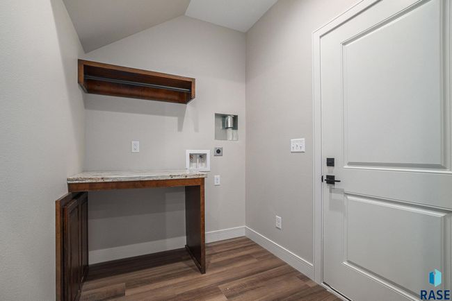 8607 W Shoreline Pl, Townhouse with 3 bedrooms, 3 bathrooms and null parking in Sioux Falls SD | Image 8