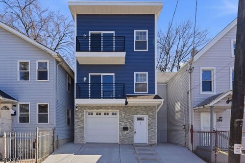 392 S 19th St, Newark, NJ, 07103-1323 | Card Image