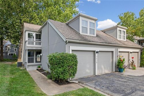 7928 Halsey St, Lenexa, KS, 66215-2719 | Card Image