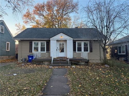 17 West Dr, Decatur, IL, 62526-4539 | Card Image