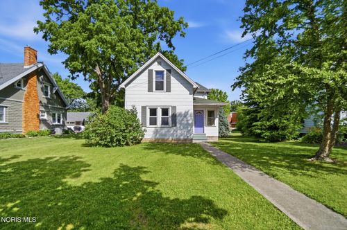 246 S Lawn Ave, Bluffton, OH, 45817-1064 | Card Image