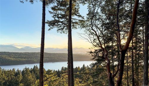 1095 Coats Dr, Gabriola, BC, V0R1X4 | Card Image