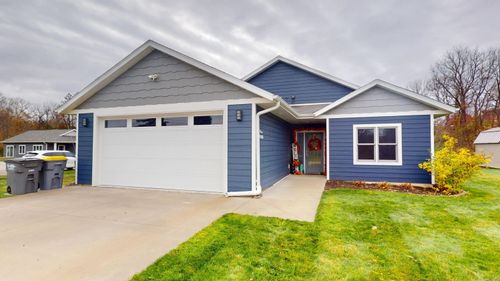 20153 Hammer Ave, Galesville, WI, 54630-8042 | Card Image