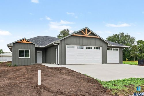 512 Sumac Cir Circle, Canistota, SD, 57012 | Card Image
