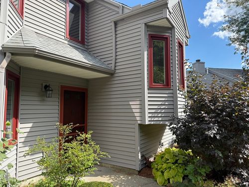 19-19 Mcintosh Dr, Amherst, MA, 01002-3345 | Card Image