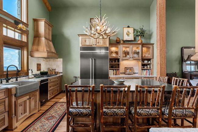 115 Trophy Oak Pt, Home with 5 bedrooms, 5 bathrooms and 3 parking in Fredericksburg TX | Image 16
