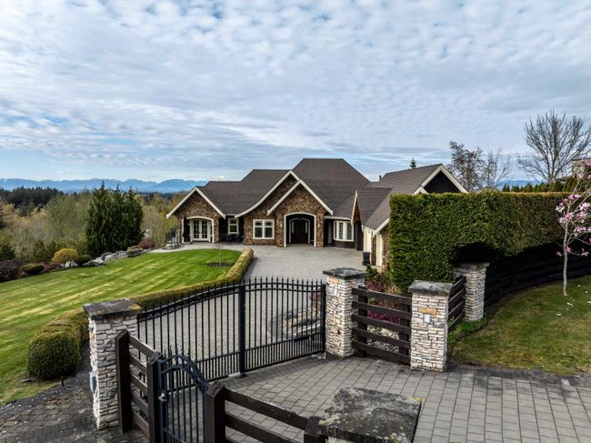 19621 3a Avenue, House other with 5 bedrooms, 4 bathrooms and 7 parking in Langley BC | Image 3
