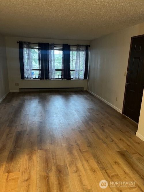 apt-202-1101 Sw Harrier Cir, Oak Harbor, WA, 98277-2485 | Card Image