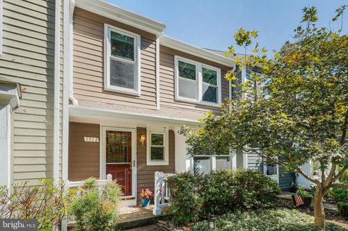 1512 Poplar Grove Dr, RESTON, VA, 20194-1729 | Card Image