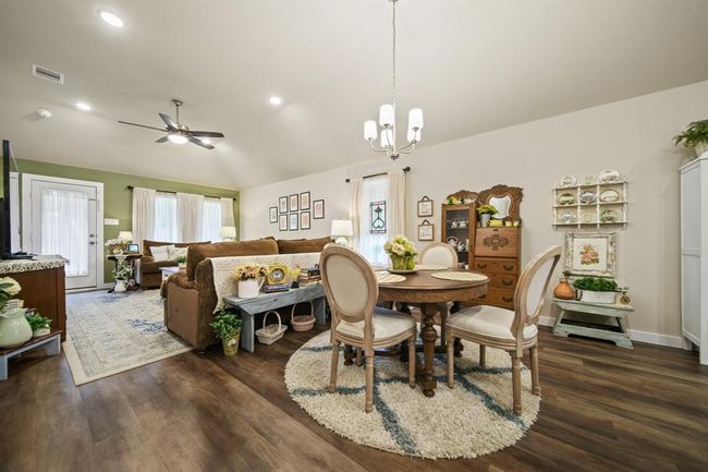 1174 Filly Creek Dr, House other with 3 bedrooms, 2 bathrooms and 2 parking in Alvin TX | Image 7