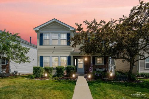28 Waterbury Cir, Oswego, IL, 60543-7929 | Card Image