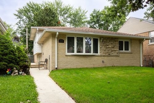 2737 Spruce St, River Grove, IL, 60171-1328 | Card Image