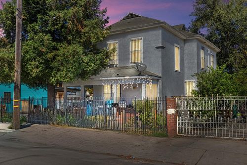1211 E Main Street, Stockton, CA, 95205 | Card Image