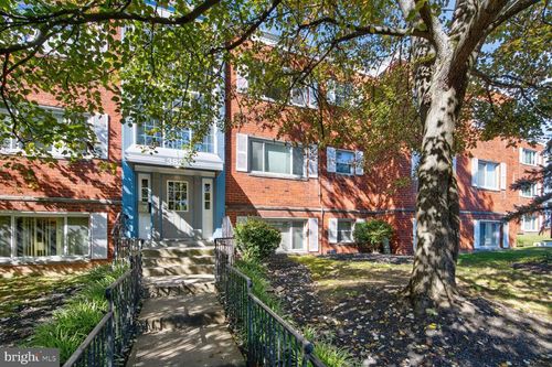 d-304-3827 Hamilton St, HYATTSVILLE, MD, 20781-1833 | Card Image