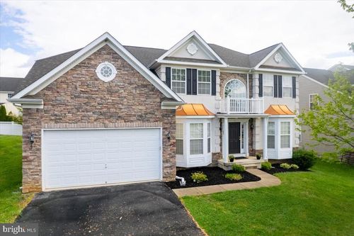 27 Sparkling Brook Rd, RANSON, WV, 25438-4019 | Card Image