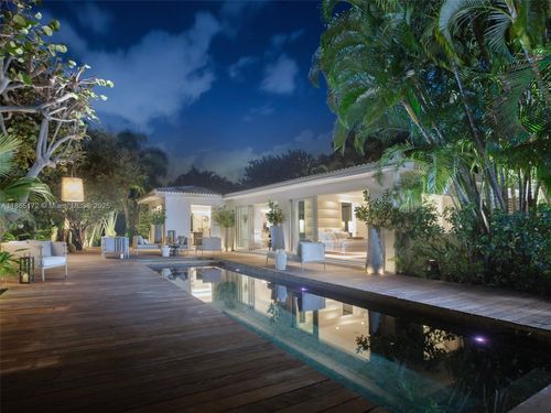 2840 Flamingo Dr, Miami Beach, FL, 33140-3915 | Card Image