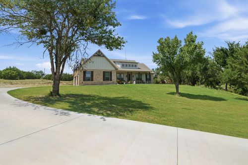 104 Grant Alan Ct, Weatherford, TX, 76085-8351 | Card Image