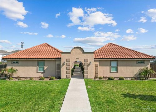 300 S Ridge Ln, San Juan, TX, 78589-3705 | Card Image