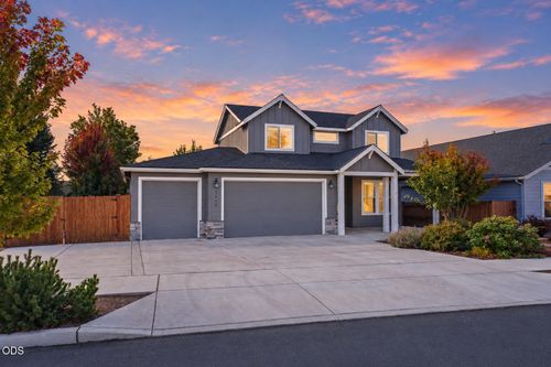 1646 Nw Upas Ave, Redmond, OR, 97756-1887 | Card Image