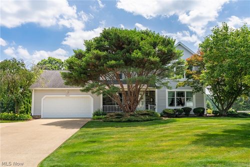 8640 Candleberry St Nw, Massillon, OH, 44646-1300 | Card Image