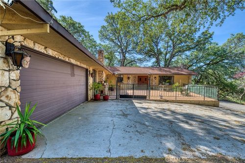9196 Upper Lake Lucerne Rd, Upper Lake, CA, 95485-8752 | Card Image