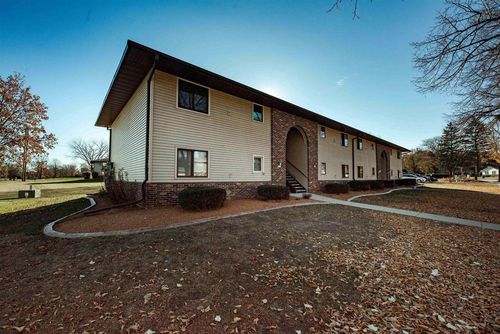 a-1757 Maricopa Drive, OSHKOSH, WI, 54904 | Card Image
