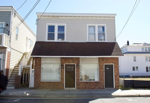 4207 Pacific Ave, Wildwood, NJ, 08260-4622 | Card Image