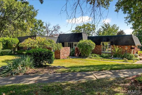 12432 Quatre Dr, Florissant, MO, 63033-5233 | Card Image