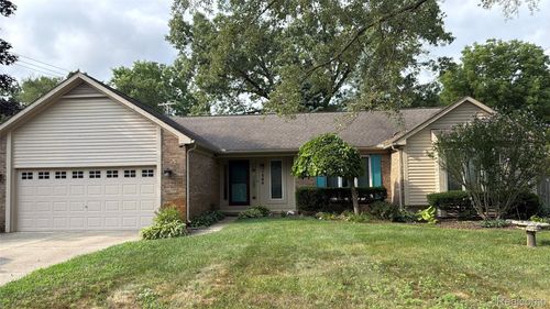 1580 Carthage, Commerce Twp, MI, 48382-1906 | Card Image