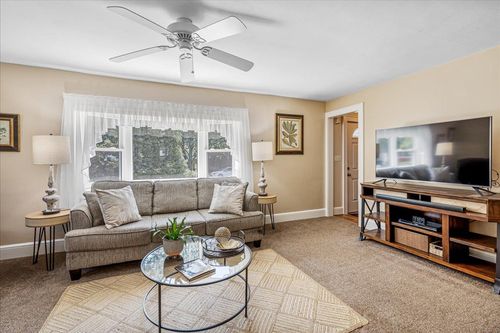 5 Alyssum Ave, Huntington, NY, 11743-5606 | Card Image