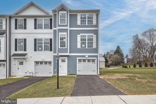 2056 Terrace View Ln, MECHANICSBURG, PA, 17055-8900 | Card Image