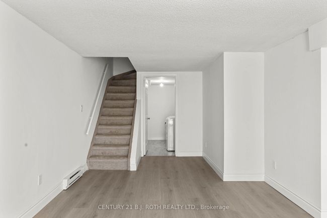 9 Evergreen Crt, Condo with 3 bedrooms, 3 bathrooms and 1 parking in Barrie ON | Image 24