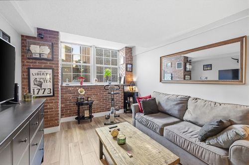 unit-4303-200 Market St, Lowell, MA, 01852-6231 | Card Image