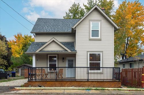 {{alt}} | Card Image