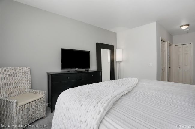 Upper Level Bedroom | Image 23