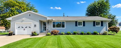127 Crescent Ct, Bucyrus, OH, 44820-3241 | Card Image