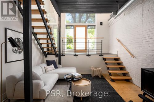 8-20 Brockton Ave, Toronto, ON, M6K1S5 | Card Image