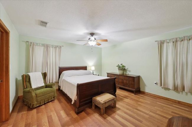 13872 Shellhammer Rd, House other with 4 bedrooms, 2 bathrooms and 3 parking in Winnie TX | Image 15