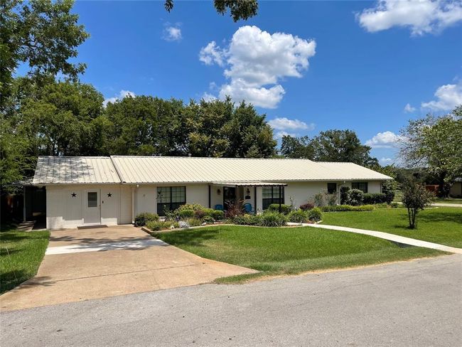 403 N Hall St, House other with 5 bedrooms, 3 bathrooms and null parking in Fairfield TX | Image 44