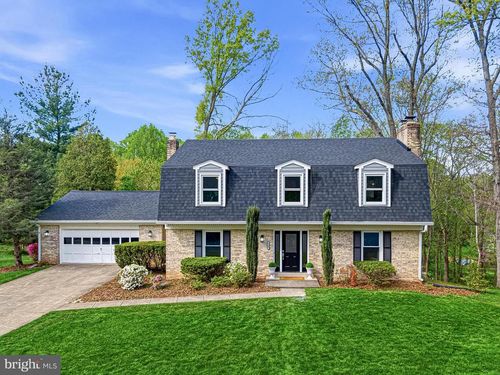 2102 Twin Mill Ln, Oakton, VA, 22124-1019 | Card Image