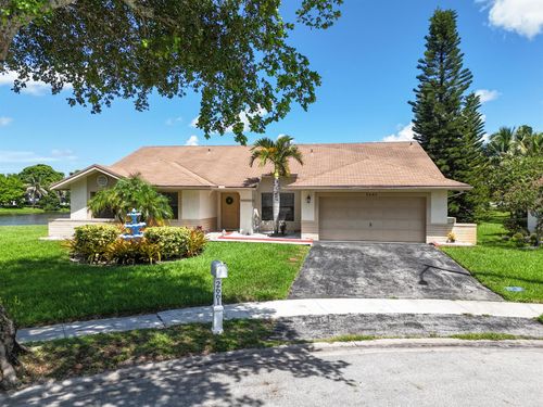 2661 Forest Dr, Miramar, FL, 33025-4428 | Card Image
