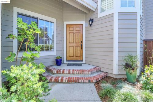 326 Saclan Ter, Clayton, CA, 94517-1211 | Card Image