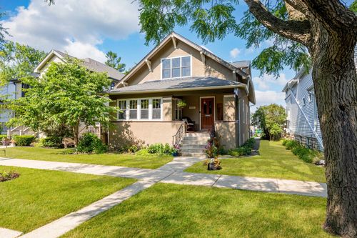 1011 Thomas Ave, Forest Park, IL, 60130-2318 | Card Image