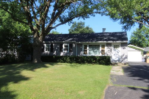 1521 Adams St, Lake In The Hills, IL, 60156-1001 | Card Image