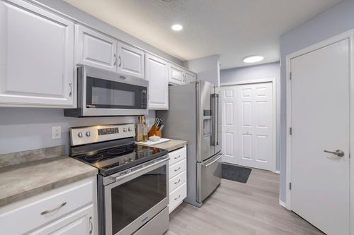 8554 122nd Ave N, Champlin, MN, 55316-3588 | Card Image