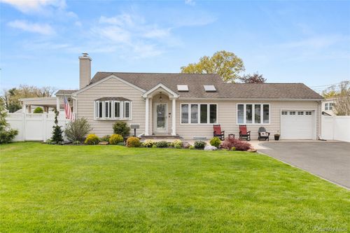 234 E 3rd St, Deer Park, NY, 11729-6012 | Card Image