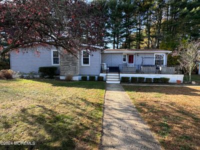 516 Rosalind Road, Home with 2 bedrooms, 2 bathrooms and null parking in Freehold NJ | Image 2