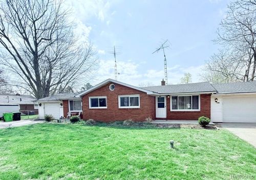 2085 Kellogg Dr, Fenton, MI, 48430 | Card Image
