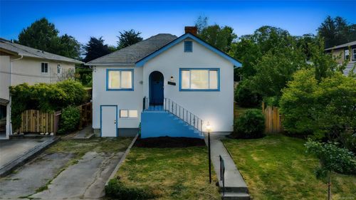 3929 Lasalle St, Saanich, BC, V8P3L8 | Card Image