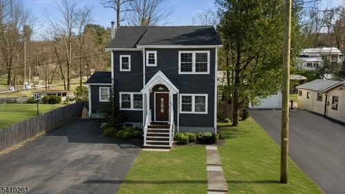 17 Birchwood Pass, West Milford, NJ, 07480-3344 | Card Image